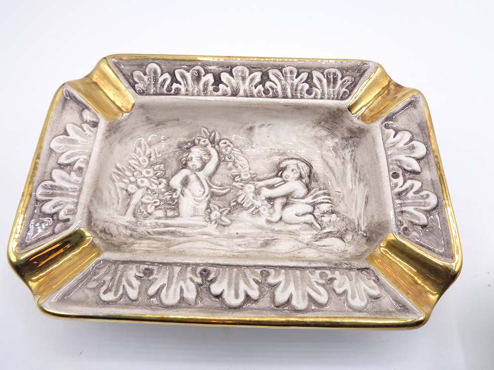 Two Ornate Capodimonte Ashtrays With 24ct Gold Leaf - Image 3