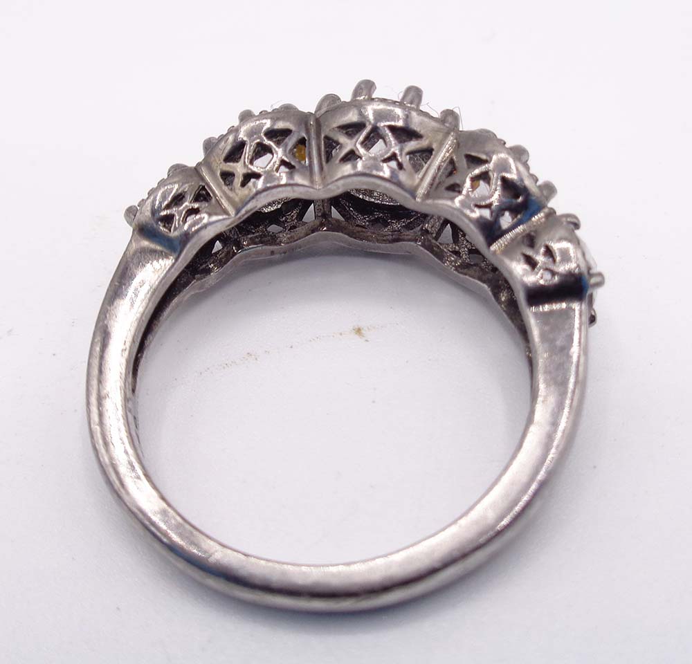Antique 925 Silver Ring With 5 Glistening Stones - Image 4