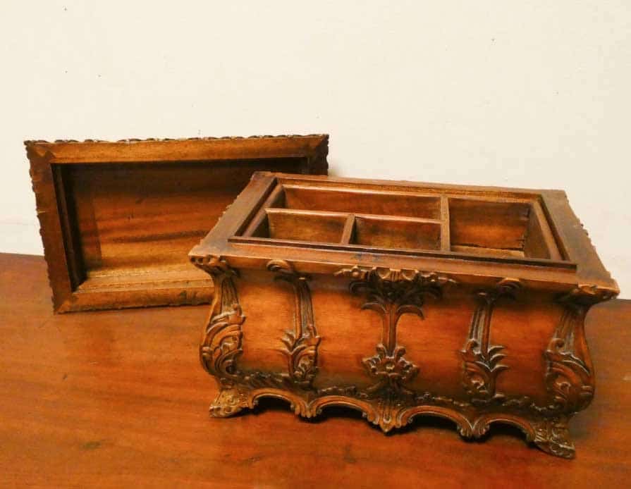 Antique Mahogany Carved Bombe’ Jewellery Box - Image 3