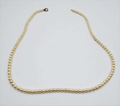 Stunning Vintage Pearl Necklace