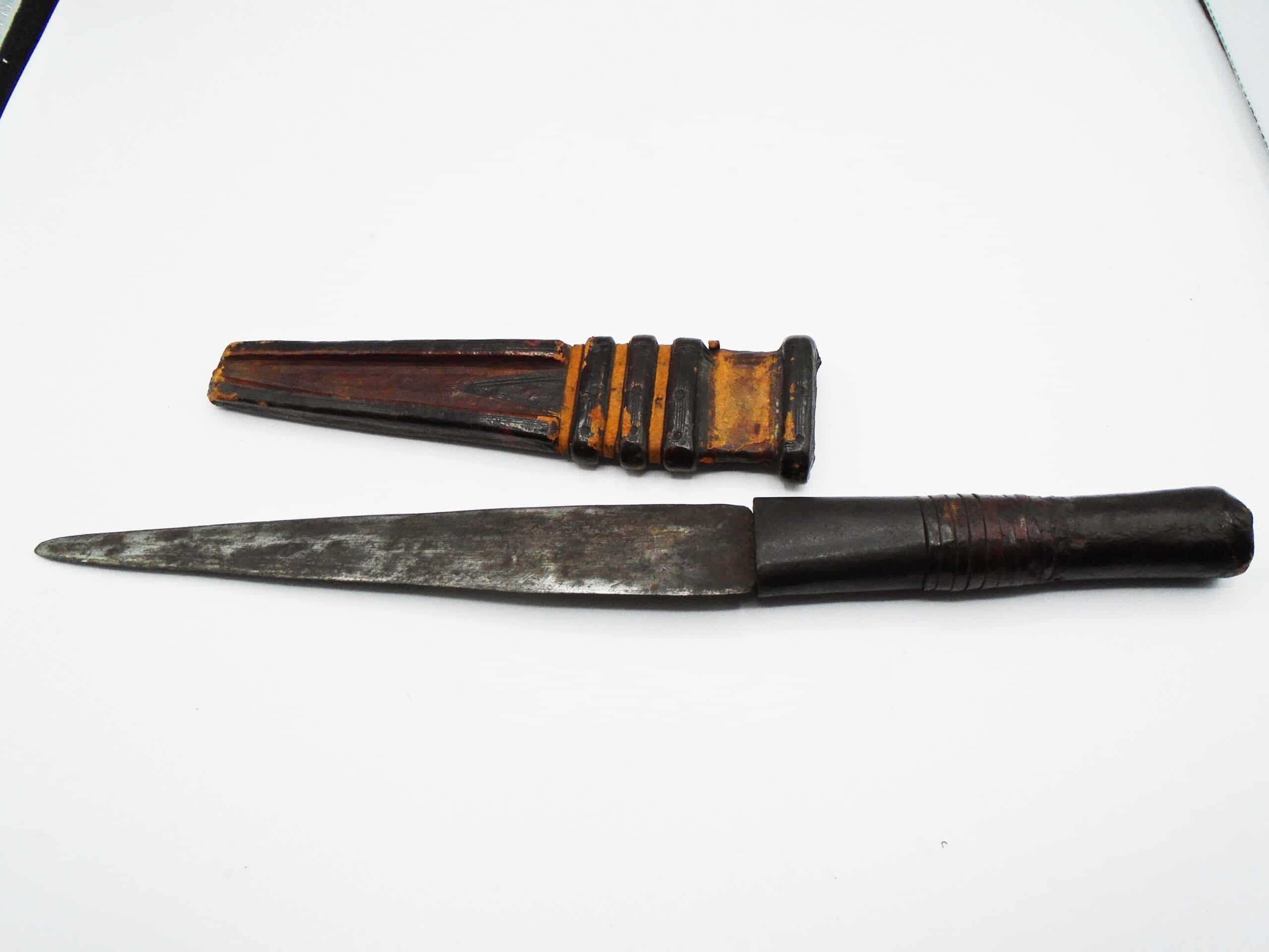 Antique Leather Handled Japanese Knife With Sheath - Image 5