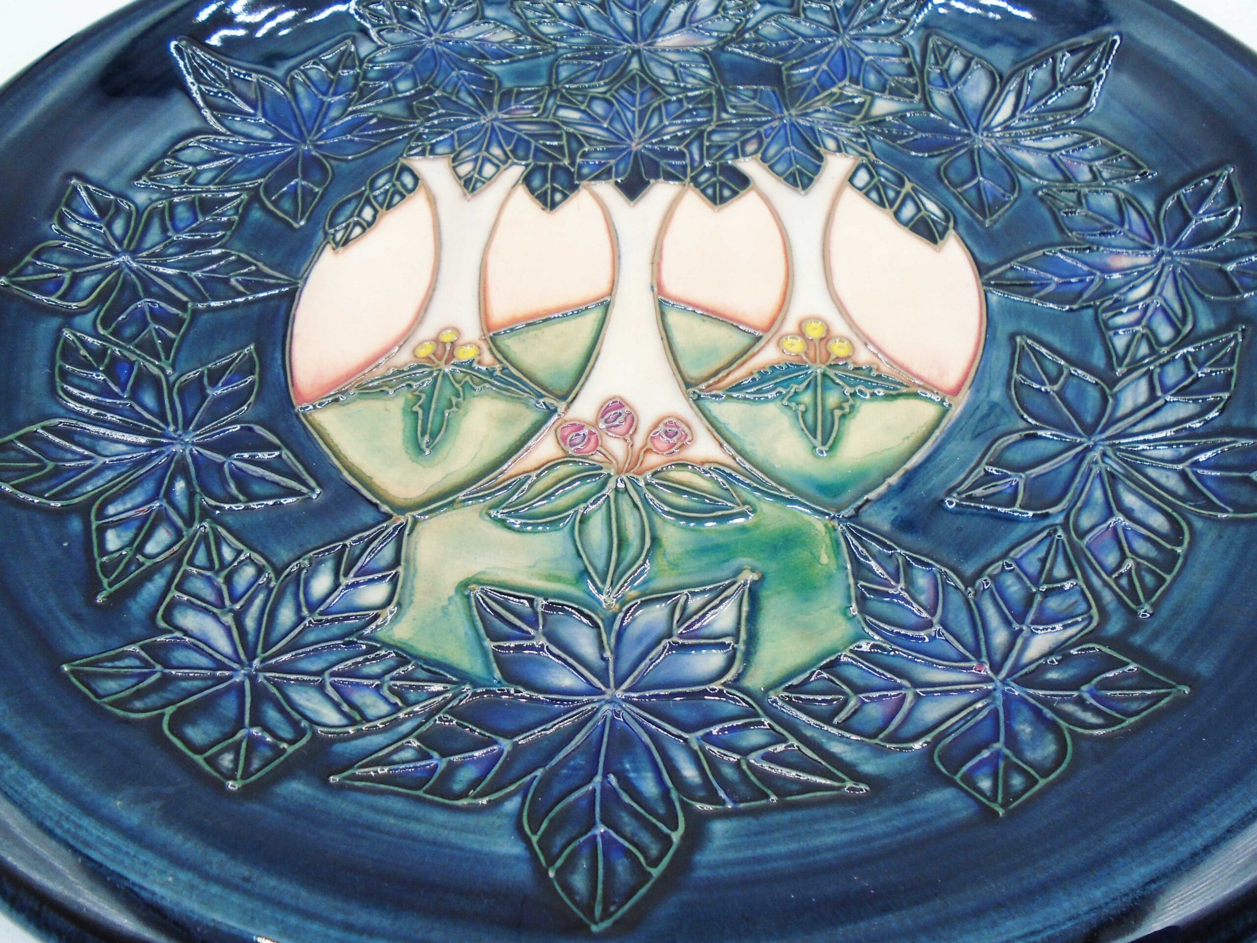 Moorcroft Sally Tuffin Clunny Design Large Wall Plate - Image 2