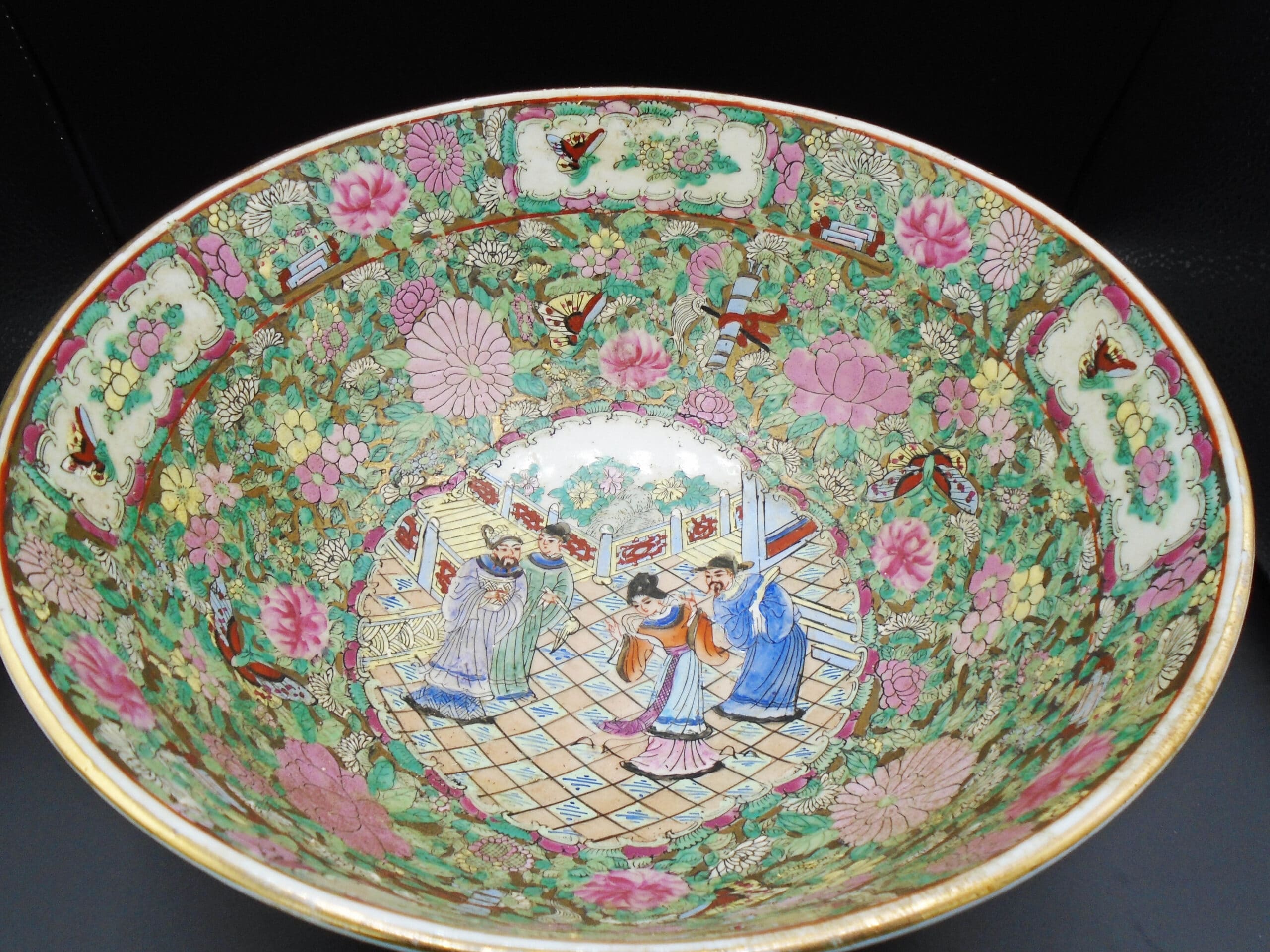 Chinese Da Qing Guangxu Nian Zhi Rose Medallion Bowl - Image 2