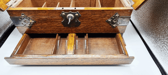 19th Century Victorian Oak Three Cut-Crystal Decanter Tantalus - Image 7