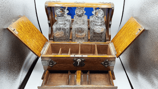 19th Century Victorian Oak Three Cut-Crystal Decanter Tantalus - Image 6