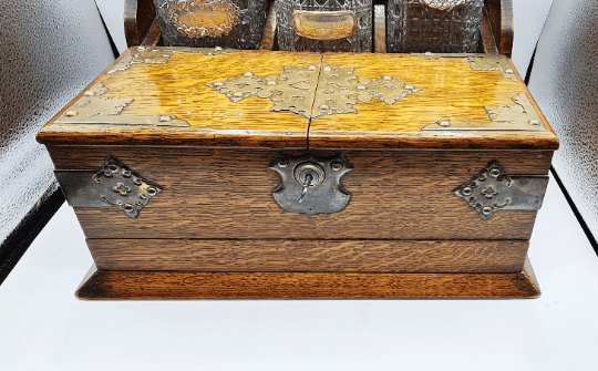 19th Century Victorian Oak Three Cut-Crystal Decanter Tantalus - Image 4