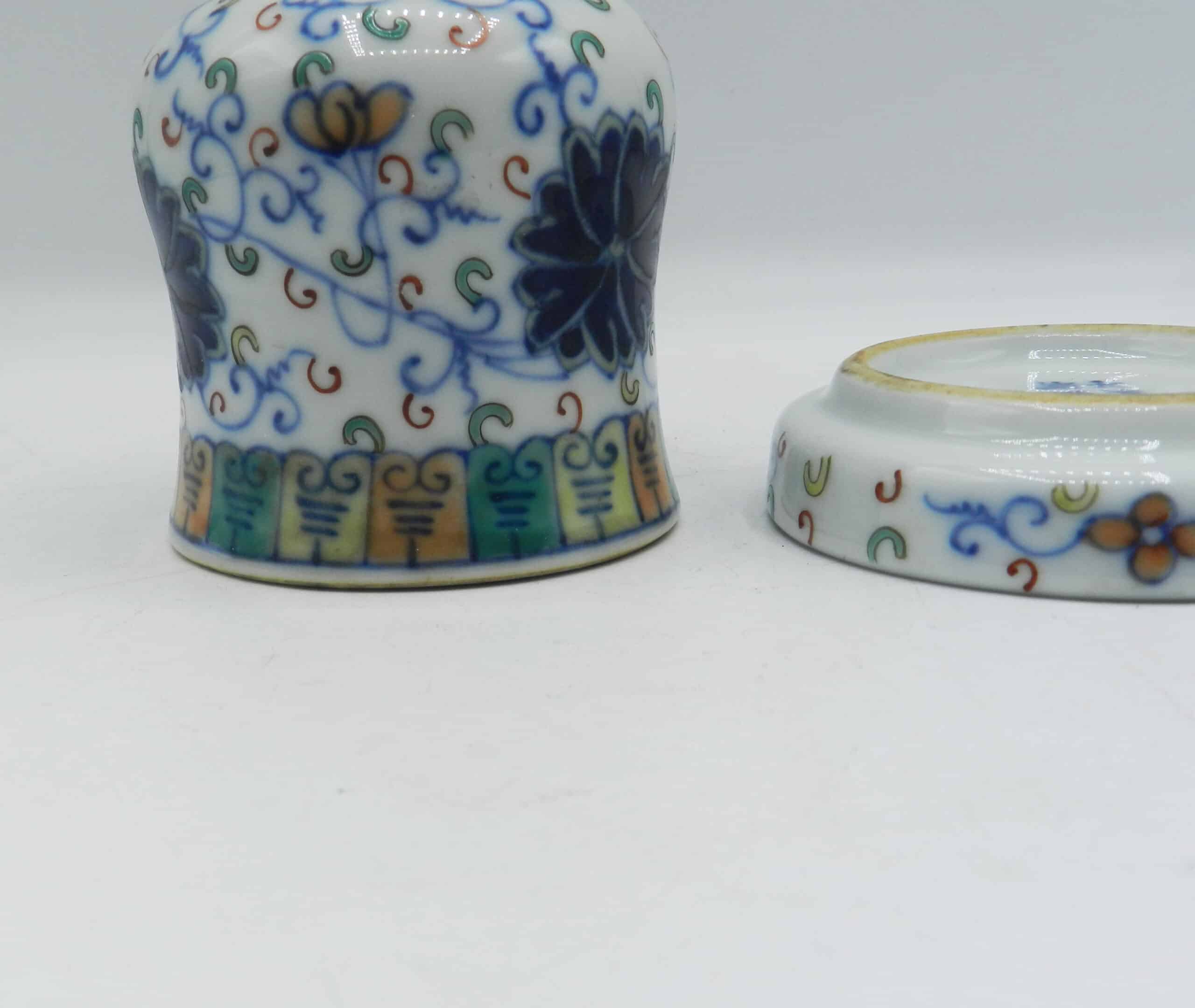 Antique 19th Century Chinese Guangxu Reign Doucai Dish With Lid - Image 4